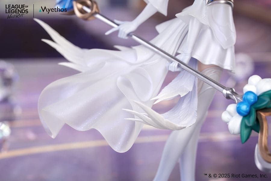 Crystal Rose Lux 1/8 Scale Figure (Gift+)